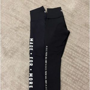 Lululemon leggings size 4    (2 for 1)